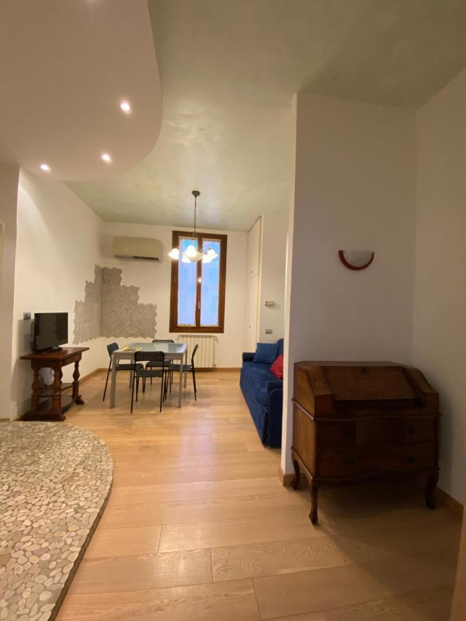 Ca' Santa Marta Apartment Venesia Bagian luar foto