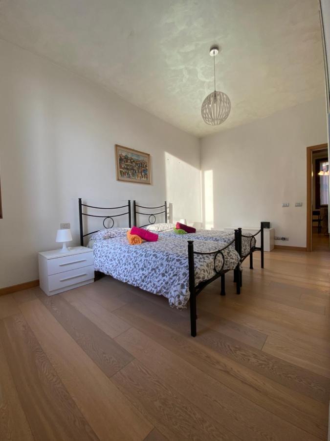 Ca' Santa Marta Apartment Venesia Bagian luar foto
