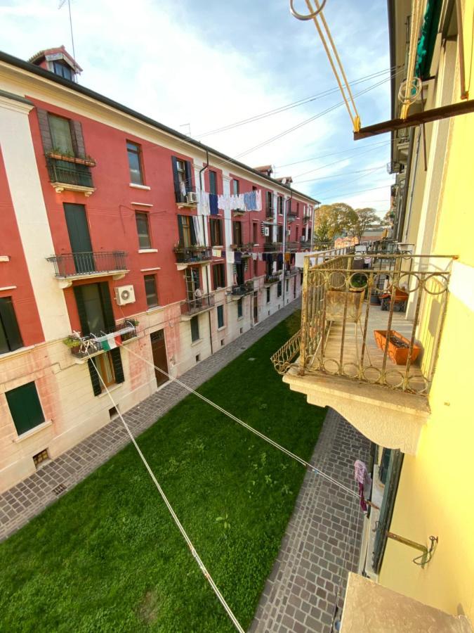 Ca' Santa Marta Apartment Venesia Bagian luar foto