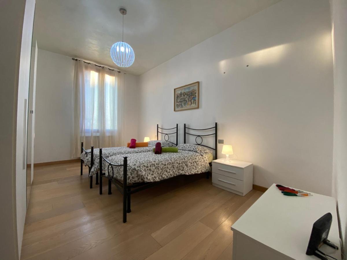 Ca' Santa Marta Apartment Venesia Bagian luar foto