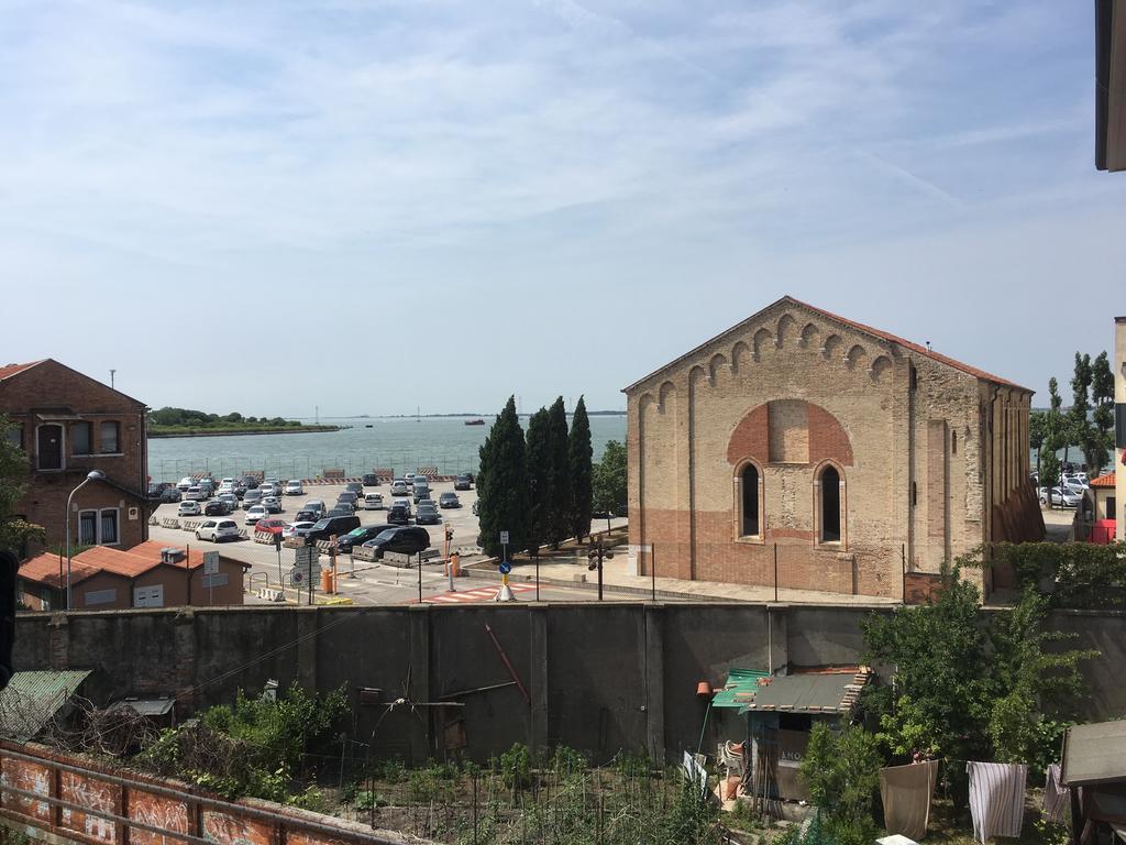 Ca' Santa Marta Apartment Venesia Bagian luar foto