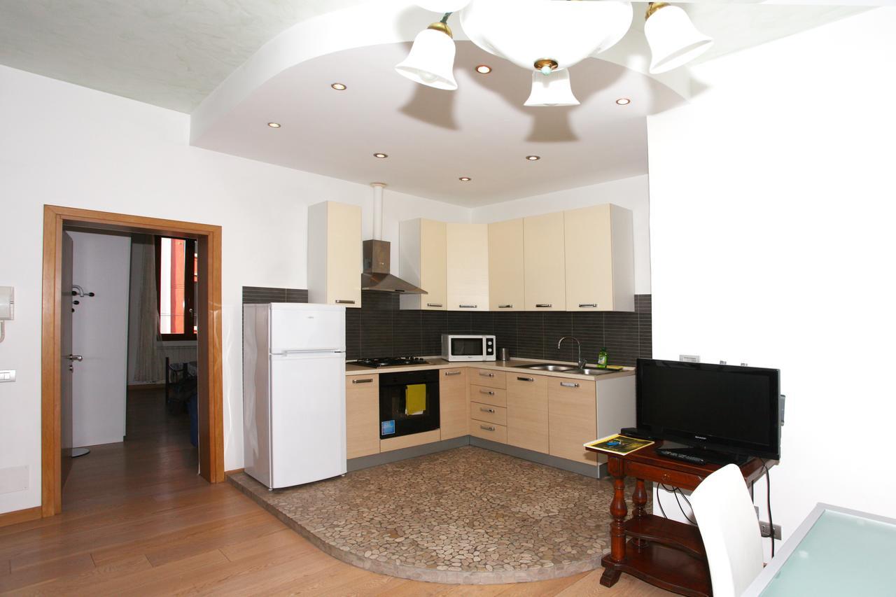Ca' Santa Marta Apartment Venesia Bagian luar foto